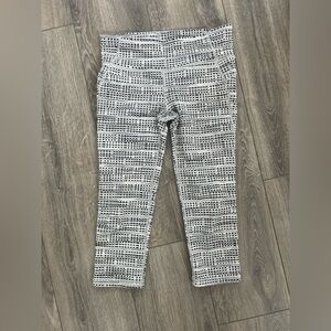 GAP Fit Black and White Stripped Crop Capri Leggings
